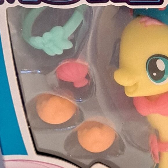 my little pony fim g4 nib fluttershy land & sea snap on fashion - Picture 4 of 6